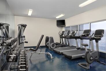 Four Points By Sheraton Hotel & Suites Calgary West
