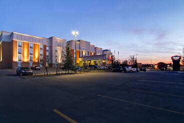 هتل Hampton Inn & Suites By Hilton Calgary Airport