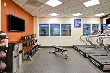 هتل Hampton Inn & Suites By Hilton Calgary Airport