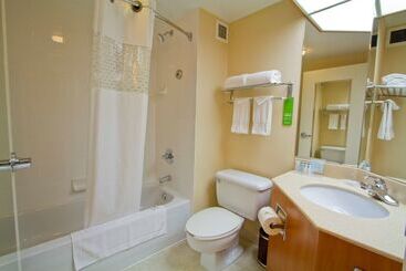 هتل Hampton Inn By Hilton Vancouver Airport/richmond