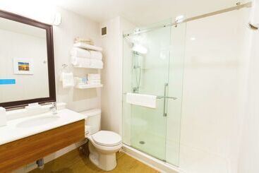هتل Hampton Inn By Hilton Vancouver Airport/richmond