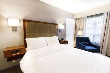 هتل Hampton Inn By Hilton Vancouver Airport/richmond