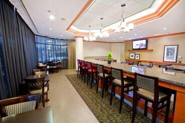هتل Hampton Inn By Hilton Vancouver Airport/richmond