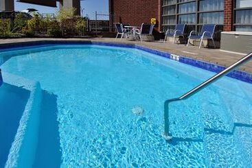 هتل Holiday Inn Express Quebec City Sainte Foy, An Ihg