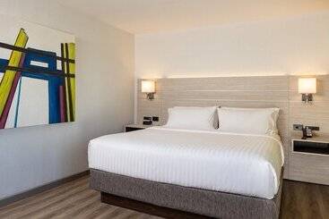 هتل Holiday Inn Express Quebec City Sainte Foy, An Ihg