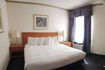 هتل Days Inn By Wyndham Drayton Valley