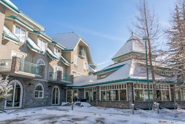 هتل Pocaterra Inn & Waterslide
