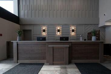 هتل Prestige Kamloops