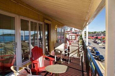 هتل Rum Runner Inn