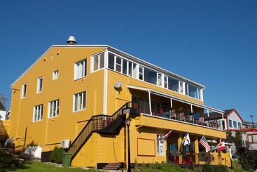 هتل Rum Runner Inn