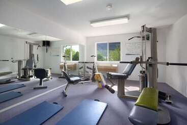 هتل Super 8 By Wyndham West Kelowna Bc