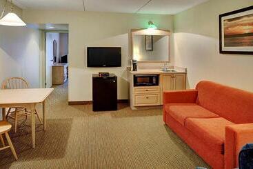 هتل Thompson's Best Value Inn & Suites