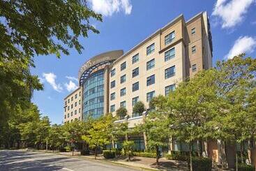 Grand Park Hotel Vancouver Airport, Ascend Hotel Collection