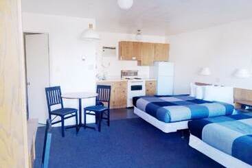 مُتل Cardston Inn