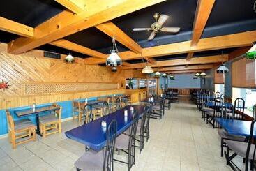 مُتل Travelers Inn