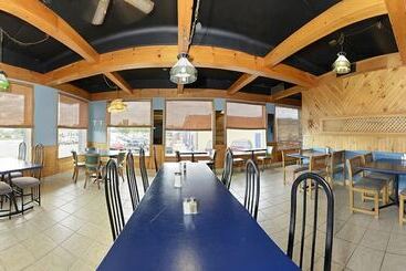مُتل Travelers Inn