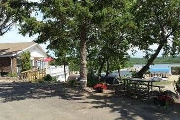 Athabasca Lodge Motel