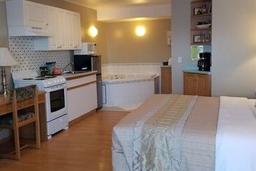 Athabasca Lodge Motel