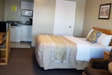 Athabasca Lodge Motel