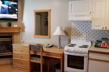 Athabasca Lodge Motel