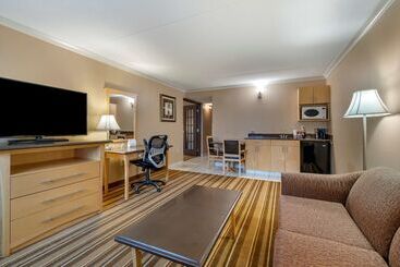 هتل Best Western Marquis Inn & Suites
