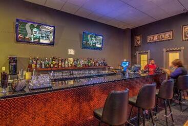 هتل Best Western Marquis Inn & Suites