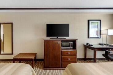 هتل Best Western Plus Edmonton Airport