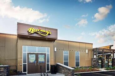 هتل Best Western Plus Edmonton Airport