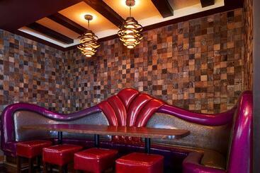 هتل Best Western Plus Edmonton Airport
