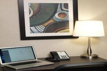 Coast Calgary Downtown Hotel & Suites By Apa