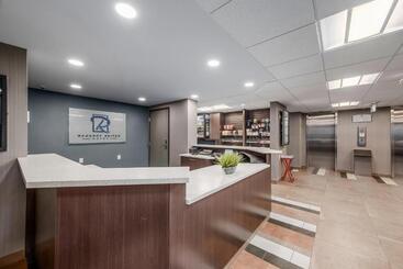 Coast Calgary Downtown Hotel & Suites By Apa