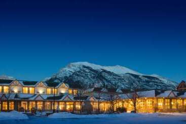 Coast Canmore Hotel & Conference Centre