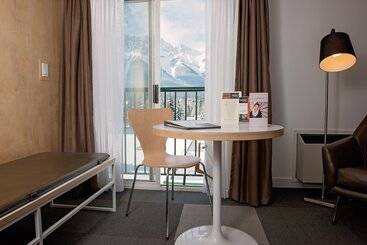 Coast Canmore Hotel & Conference Centre