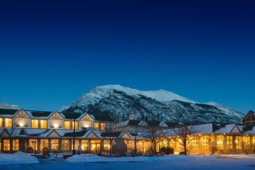 Coast Canmore Hotel & Conference Centre