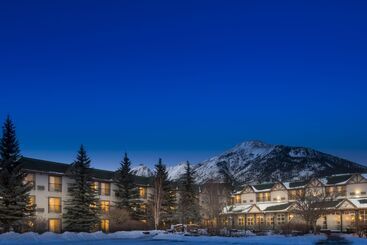 Coast Canmore Hotel & Conference Centre