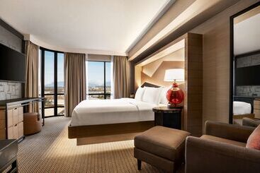 هتل Hilton Vancouver Airport