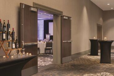 هتل Hilton Vancouver Airport