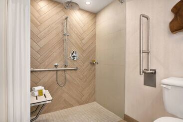 هتل Hilton Vancouver Airport