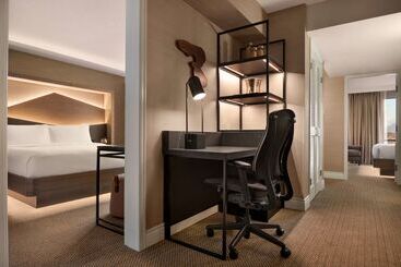 هتل Hilton Vancouver Airport