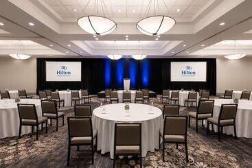 هتل Hilton Vancouver Airport