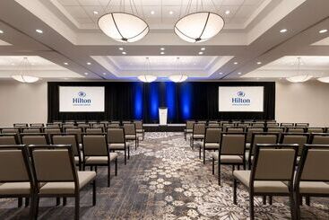 هتل Hilton Vancouver Airport