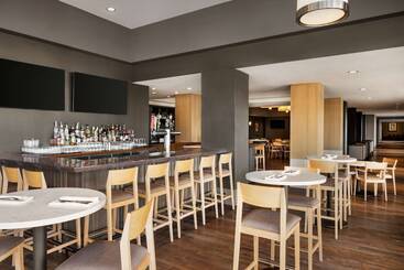 هتل Hilton Vancouver Airport