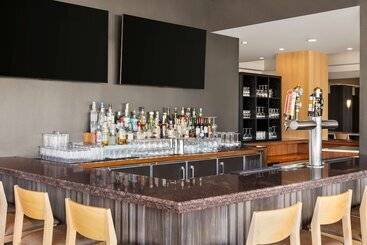 هتل Hilton Vancouver Airport