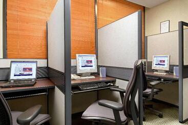 هتل Hilton Vancouver Airport