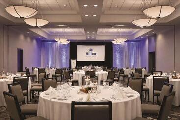 هتل Hilton Vancouver Airport