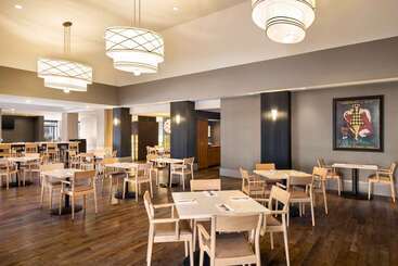 هتل Hilton Vancouver Airport