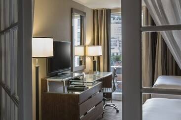 هتل Hôtel Le Cantlie Suites