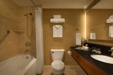 Le Soleil By Executive Hotels