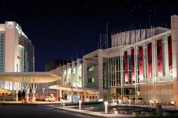 Les Suites Hotel Ottawa