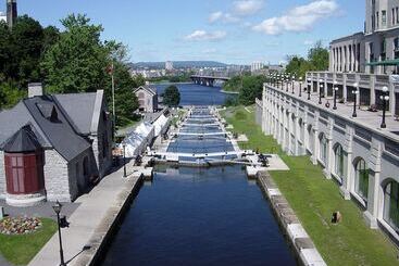 Les Suites Hotel Ottawa